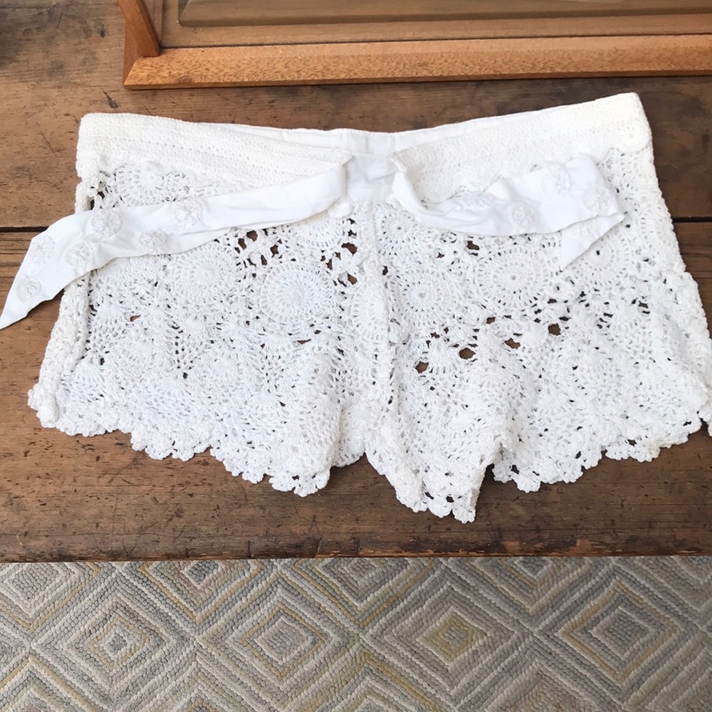LETARTE CROCHET SHORT